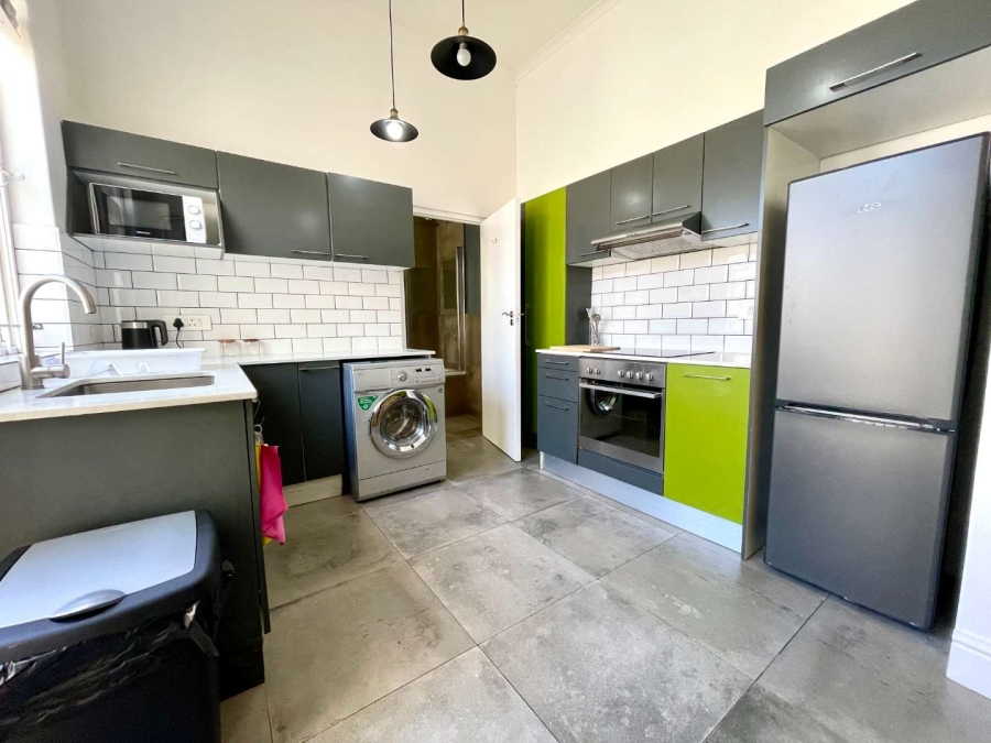 To Let 2 Bedroom Property for Rent in Woodstock Western Cape